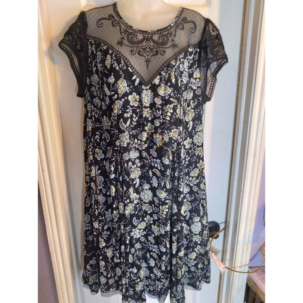 Torrid Dress Black Multicolored Floral Lace Neck And Back And Sleeves Sz 2X